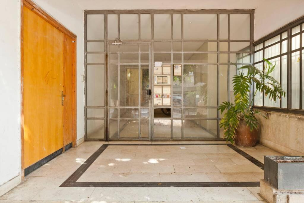 Big Apartment Next To Gordon Beach Plus Free Parking Tel Aviv Exterior photo